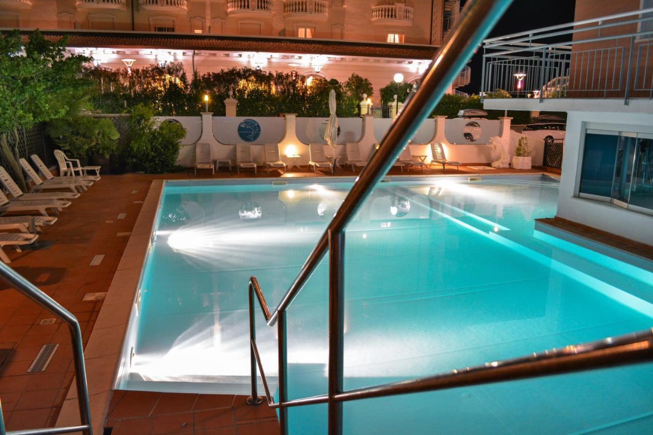Hotel Delfino Milano Marittima Zewnętrze zdjęcie